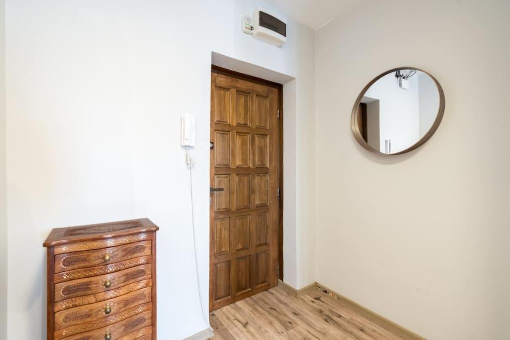 New Era Studio Near Old Town بوخارست المظهر الخارجي الصورة