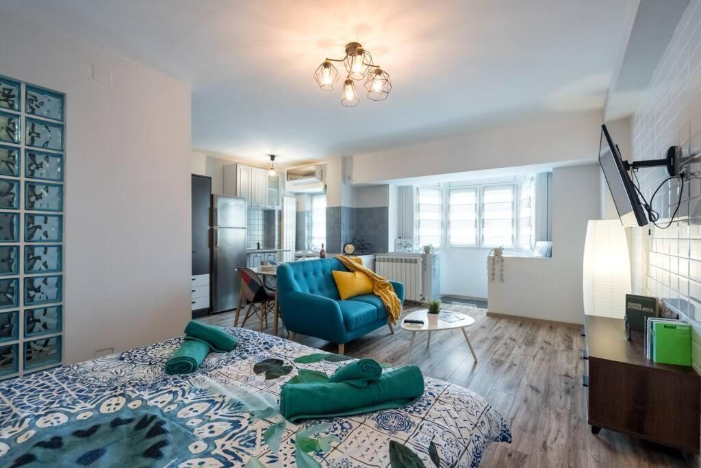 New Era Studio Near Old Town بوخارست المظهر الخارجي الصورة